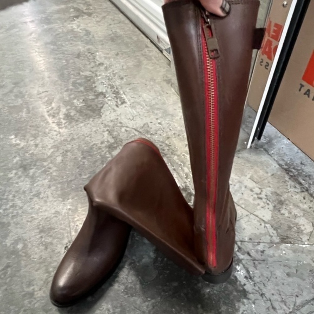 New Steve Madden Trico Brown Tall Boots with Red Zipper Sz 9.5 - Picture 3 of 6